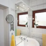 Holiday home 6 Personen Mit 4 Schlafzimmern, Infrarotwaermekabine, Mit Blick Auf Den Weltschiffahrtsweg In Otterndorf