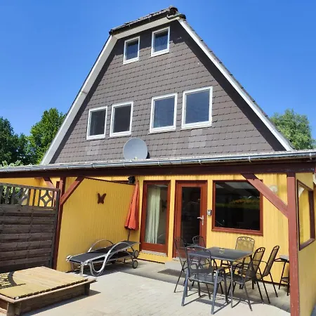 Holiday home 6 Personen Mit 4 Schlafzimmern, Infrarotwaermekabine, Mit Blick Auf Den Weltschiffahrtsweg In *