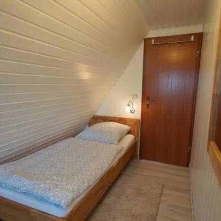 6 Personen Mit 4 Schlafzimmern, Infrarotwaermekabine, Mit Blick Auf Den Weltschiffahrtsweg In Holiday home *