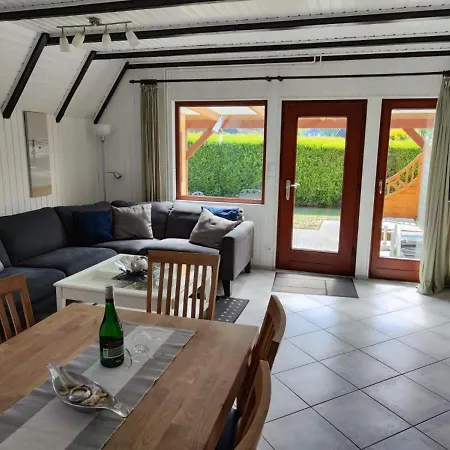 6 Personen Mit 4 Schlafzimmern, Infrarotwaermekabine, Mit Blick Auf Den Weltschiffahrtsweg In Holiday home Otterndorf